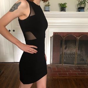 Black Cocktail Dress- GUESS🖤✨
